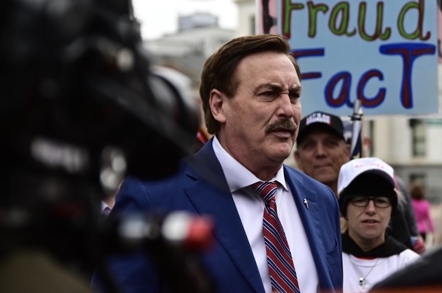 Mike Lindell says he gave as much as 800K to Tina Peters’ defense fund