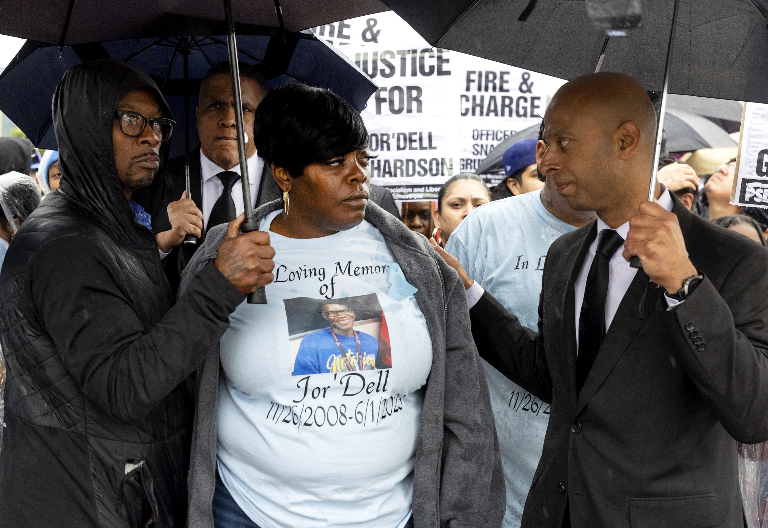 Hundreds gather to mourn 14-year-old Jor’Dell Richardson after fatal shooting by Aurora police
