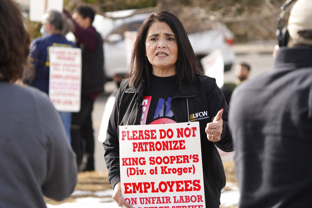 Ufcw local 7 violated federal labor law in treatment of its staff the
