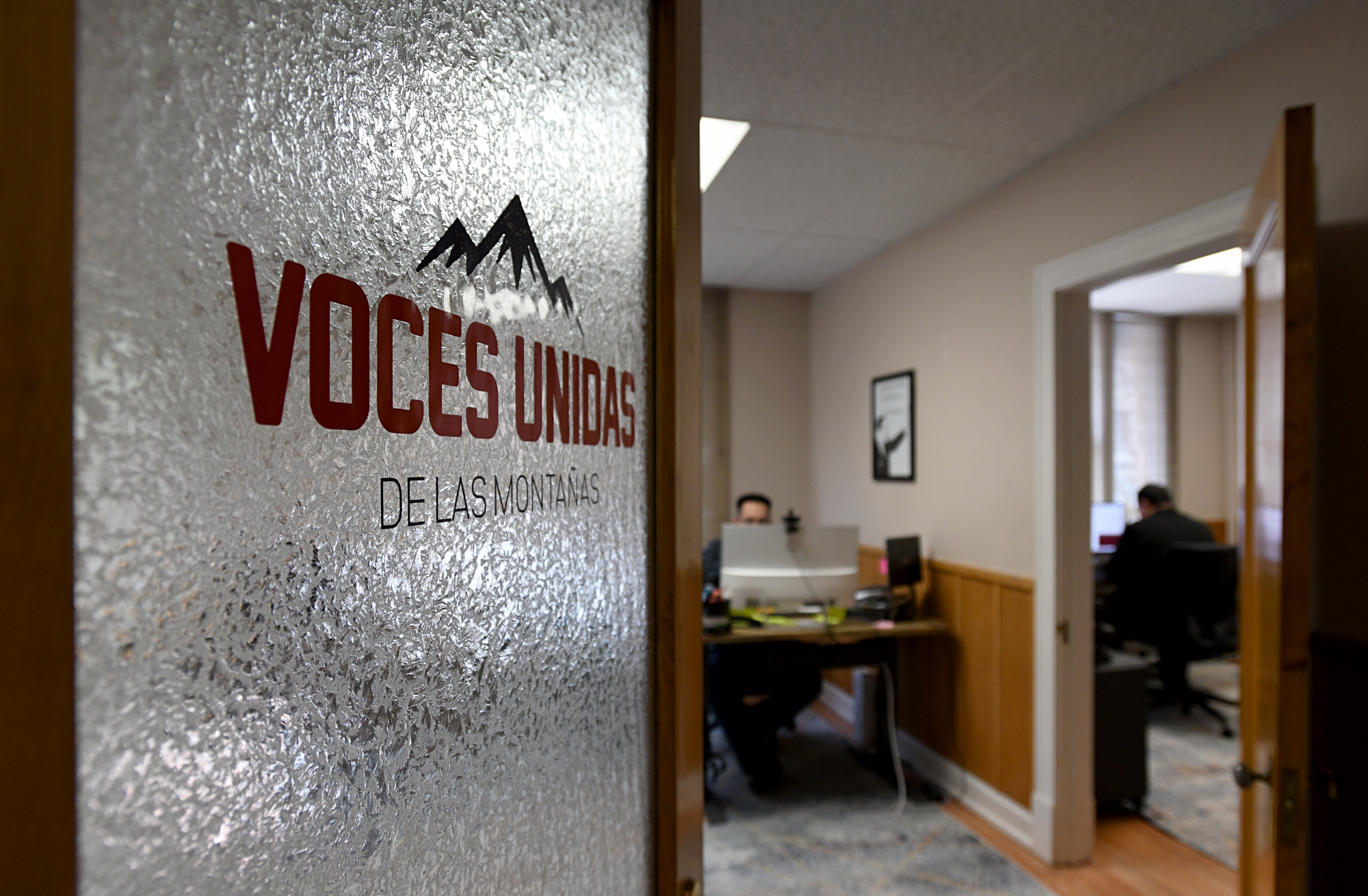 A 3-person team tracks ICE activity on the I-70 mountain corridor, alerting the Latino community in real time