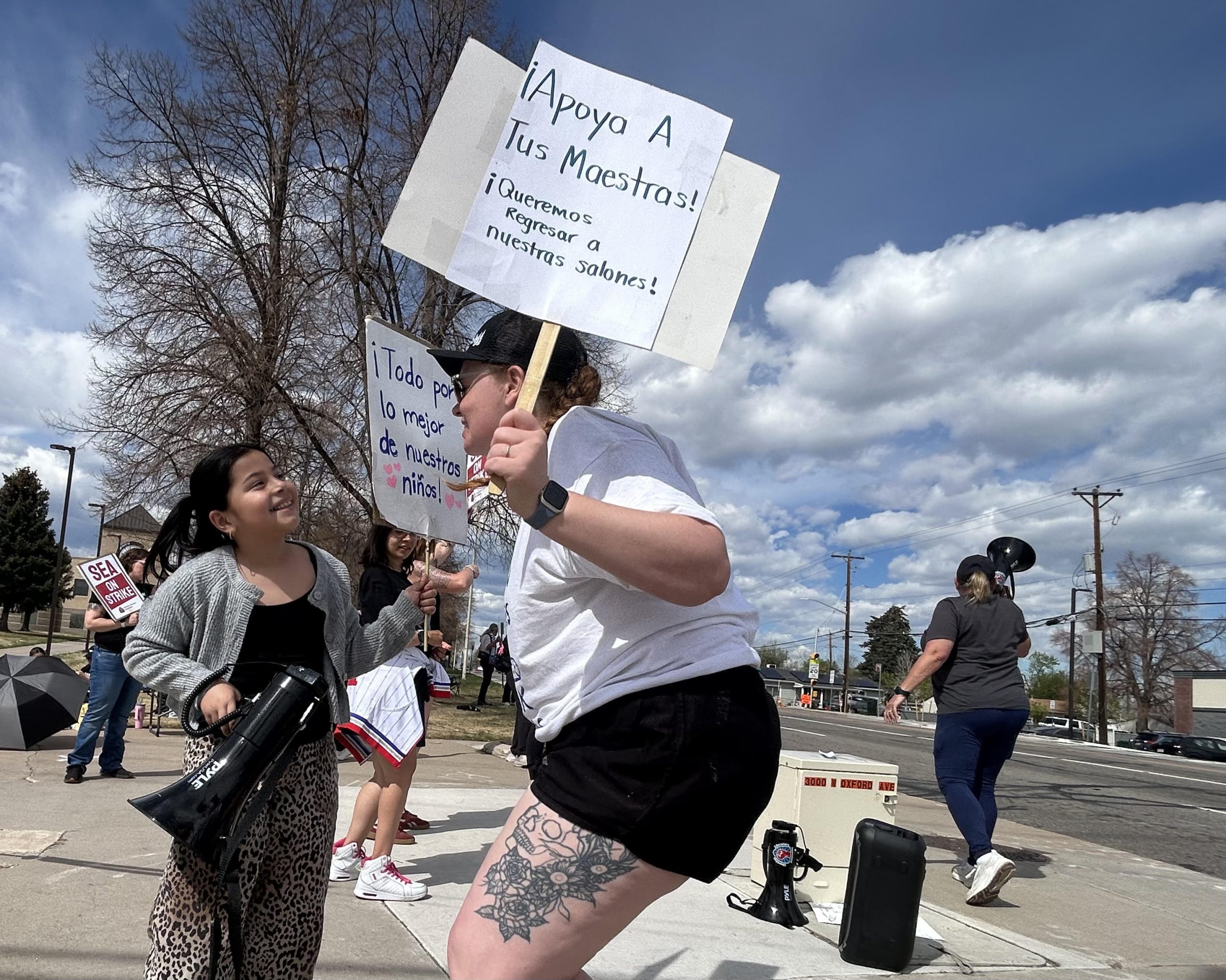 Sheridan teachers union threatens recall of school board as strike drags on
